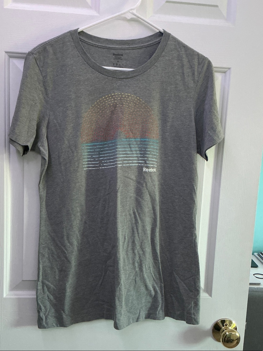 Reebok Gray Short Sleeve Tee with Retro Sunline Graphic